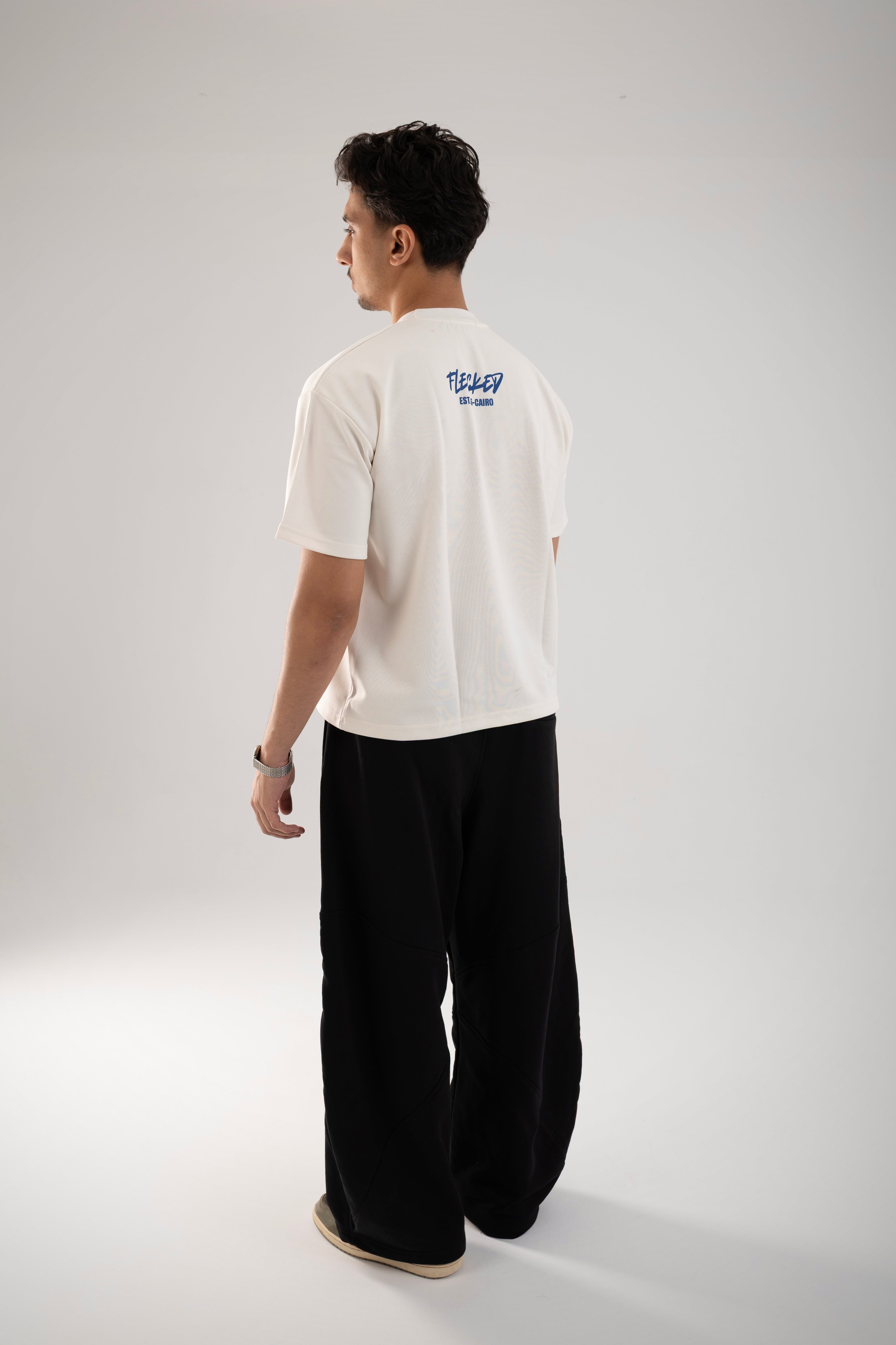 FLECKED white Boxyfit Tee