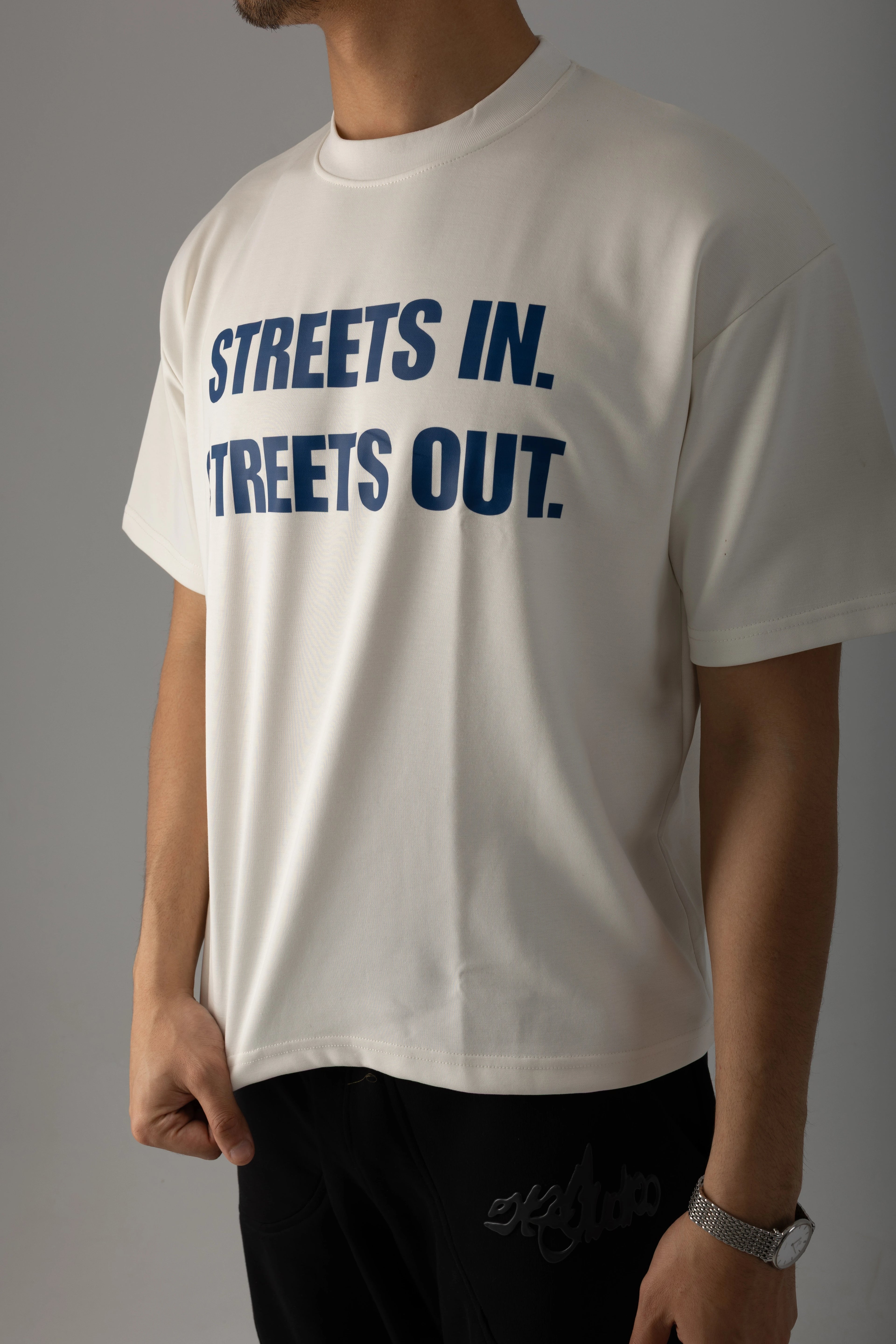 FLECKED white Boxyfit Tee